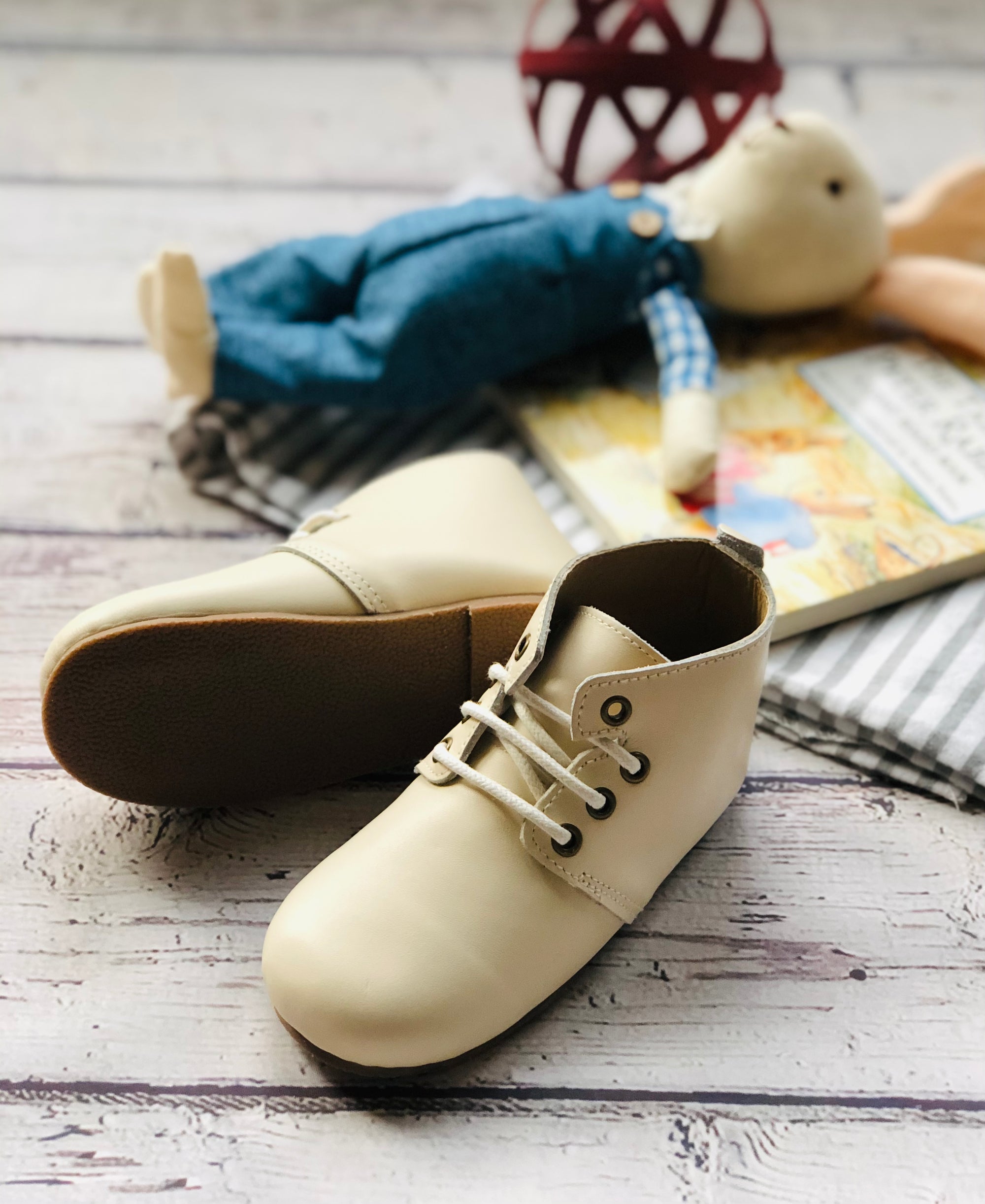 Joie Oxford's - Linen White - Hard Soles