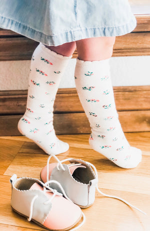 Childrens Knit Scalloped Knee High Socks - Sweat Pea White